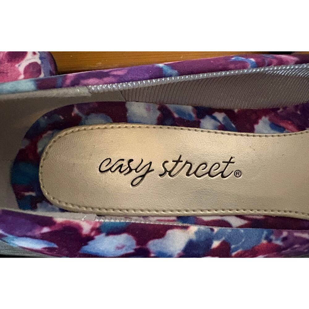 Easy Street Floral Print Low Heel Pumps Shoes Women's 8.5 Wide - Picture 6 of 6